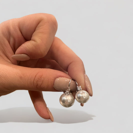 Orecchini in argento Rodiato e perle rifatte in laboratorio e zirconi a Monachella