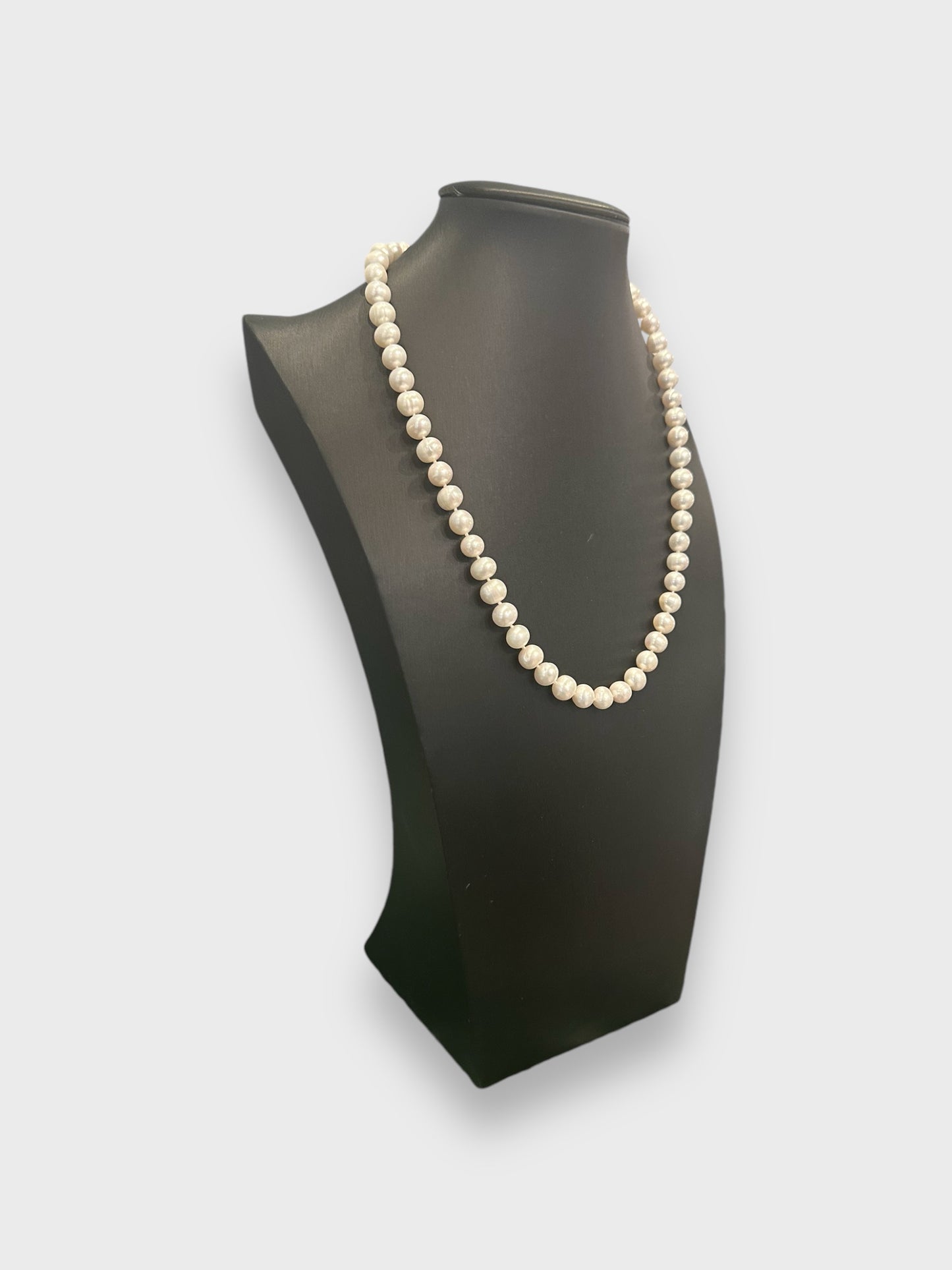 Collana in perle naturali d’ acqua dolce con fermaglio in argento 925 placcato oro giallo