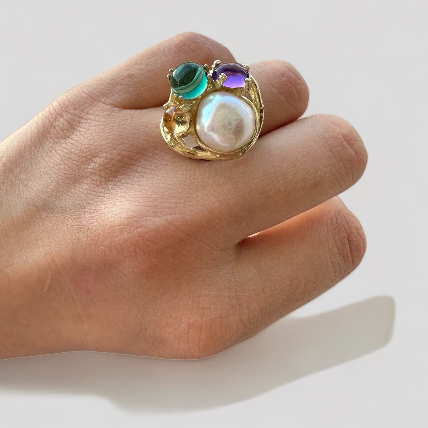 Anello in argento 925 placcato oro giallo con perla naturale e quarzi taglio cabochon idrotermali