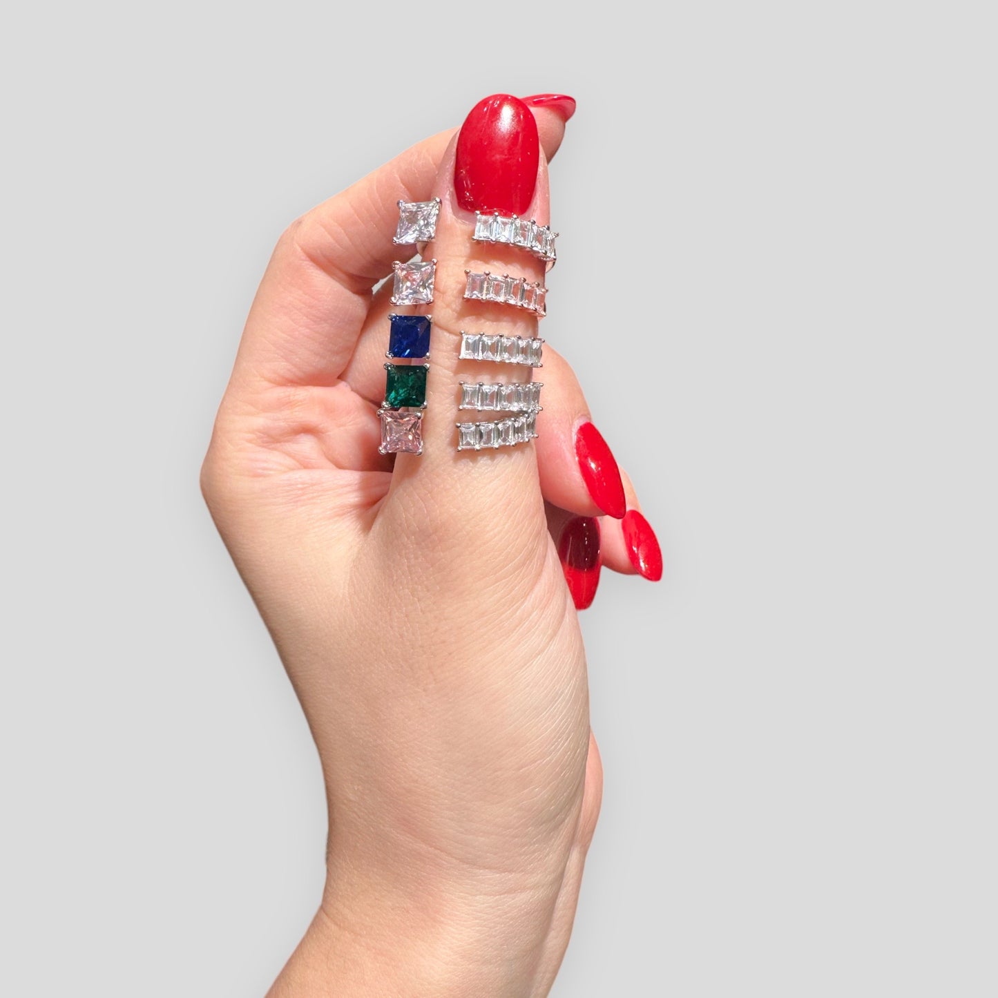 Anello in Argento 925 con Zircone Quadrato e Baguette di Zirconi Regolabile