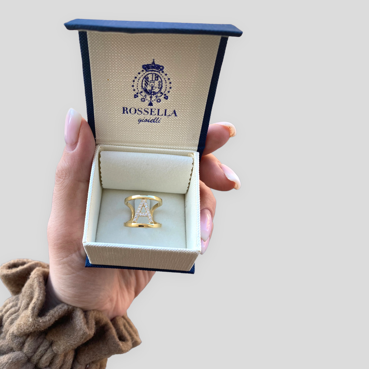 Anello personalizzato con iniziali in zirconi o simboli a forma di cuore - in argento 925 o con placcatura oro giallo o rosa 3,7 gr.