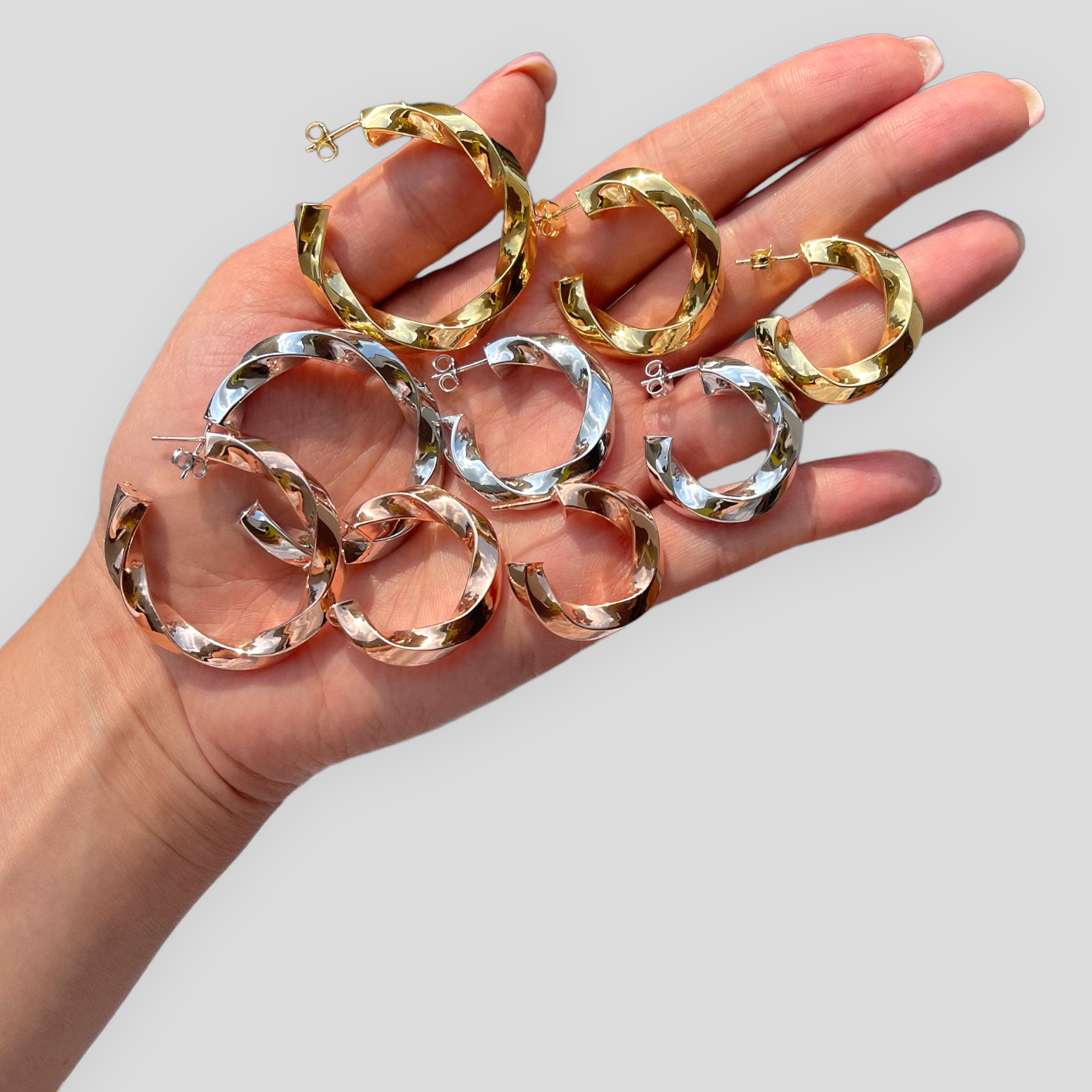 Orecchini cerchio avvitati in argento 925 - Tre circonferenze e colorazioni disponibili