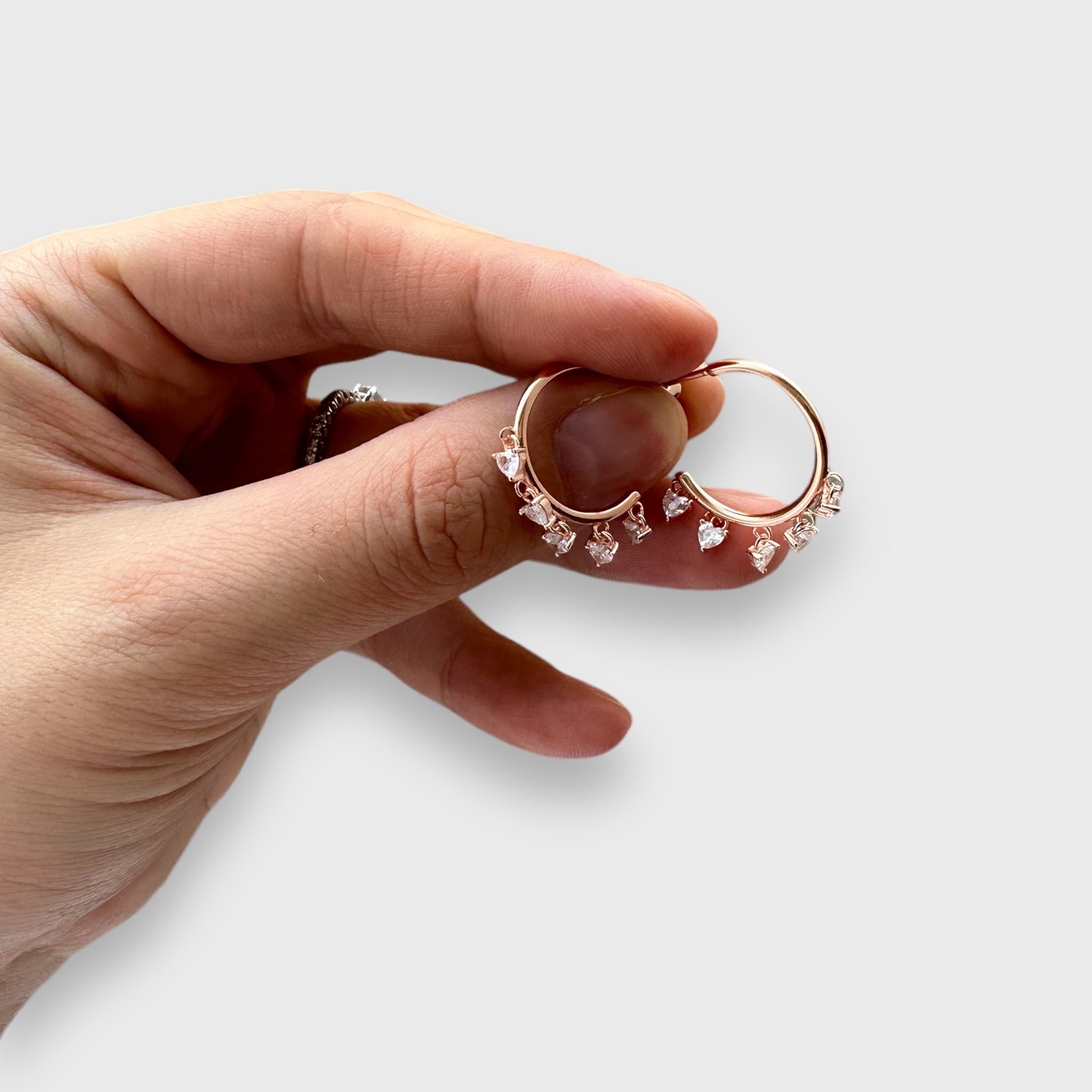 Orecchini cerchio in argento 925 con pendenti in zirconi