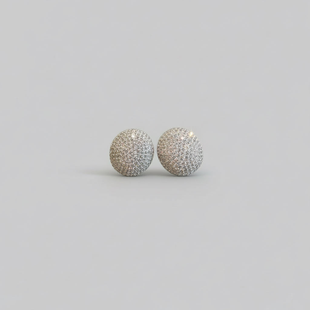 Orecchini Brass a lobo in ottone rodiato e pavè di zirconi