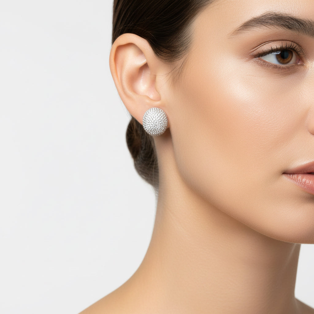 Orecchini Brass a lobo in ottone rodiato e pavè di zirconi