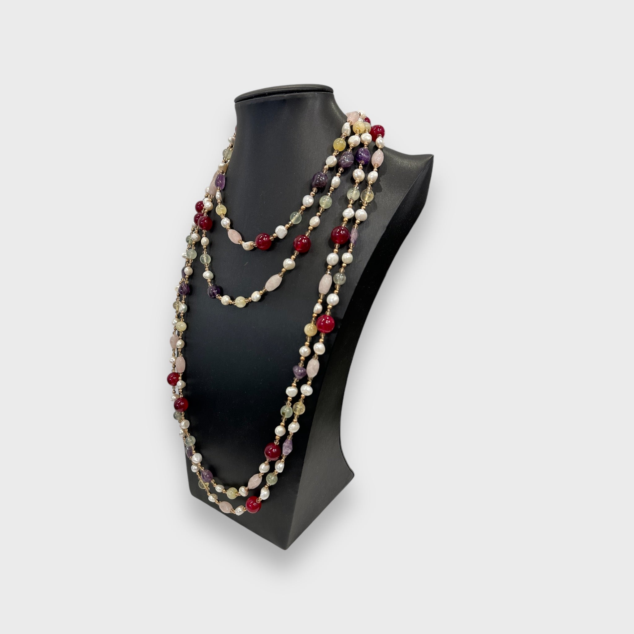 Collane in pietre dure naturali in tre misure di lunghezza