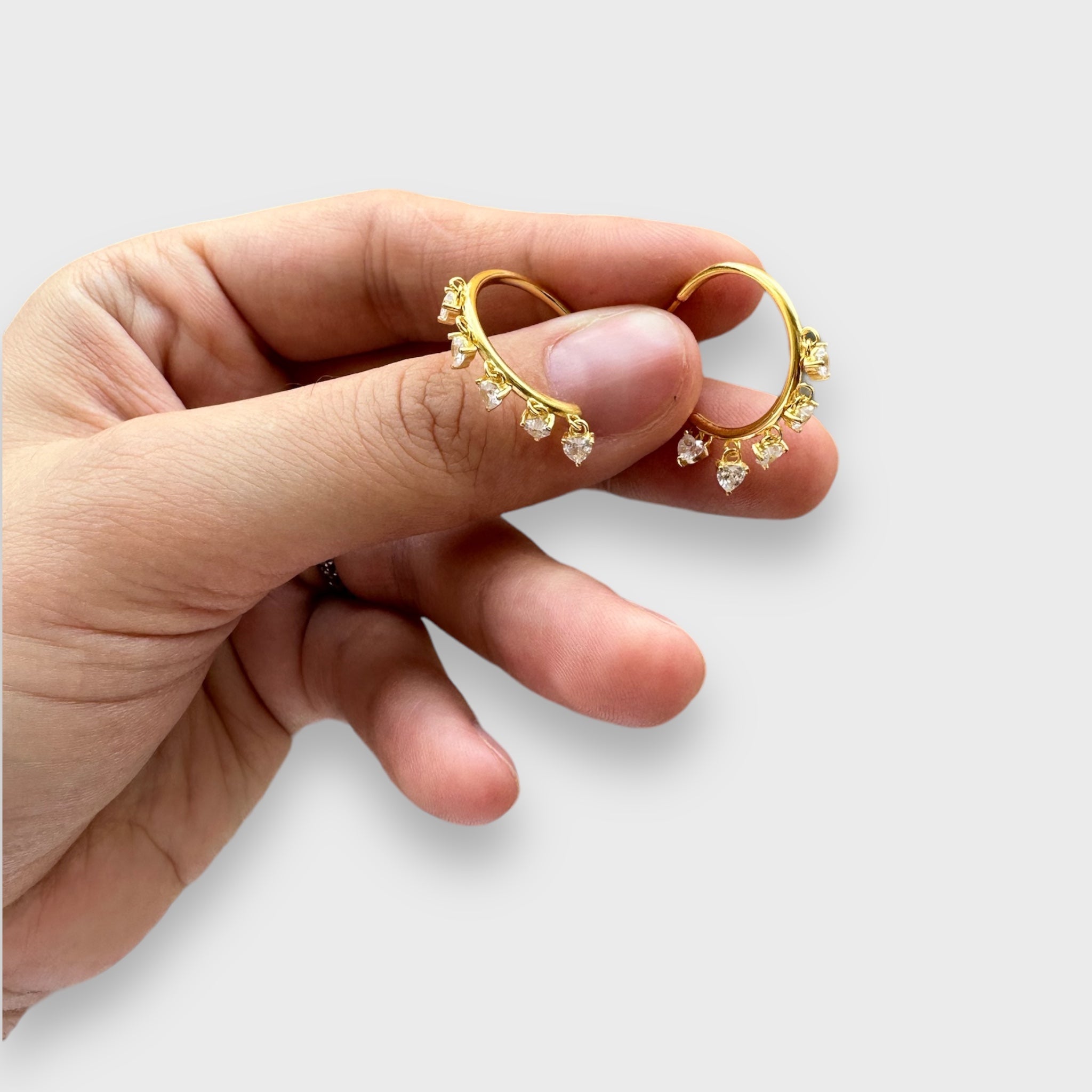 Orecchini cerchio in argento 925 con pendenti in zirconi