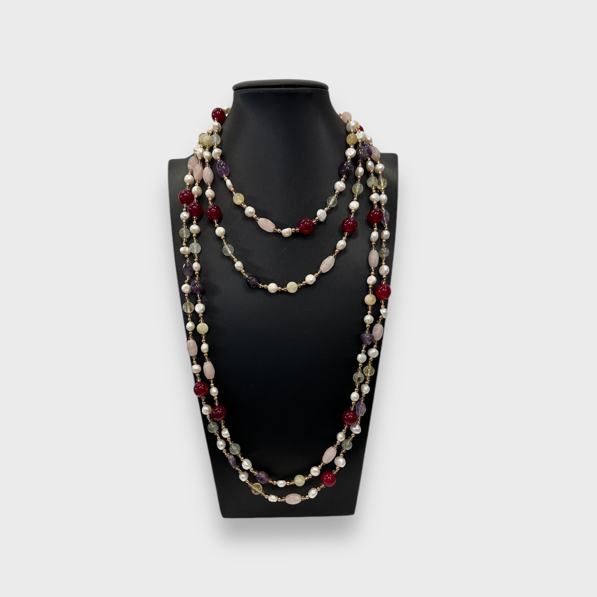 Collane in pietre dure naturali in tre misure di lunghezza