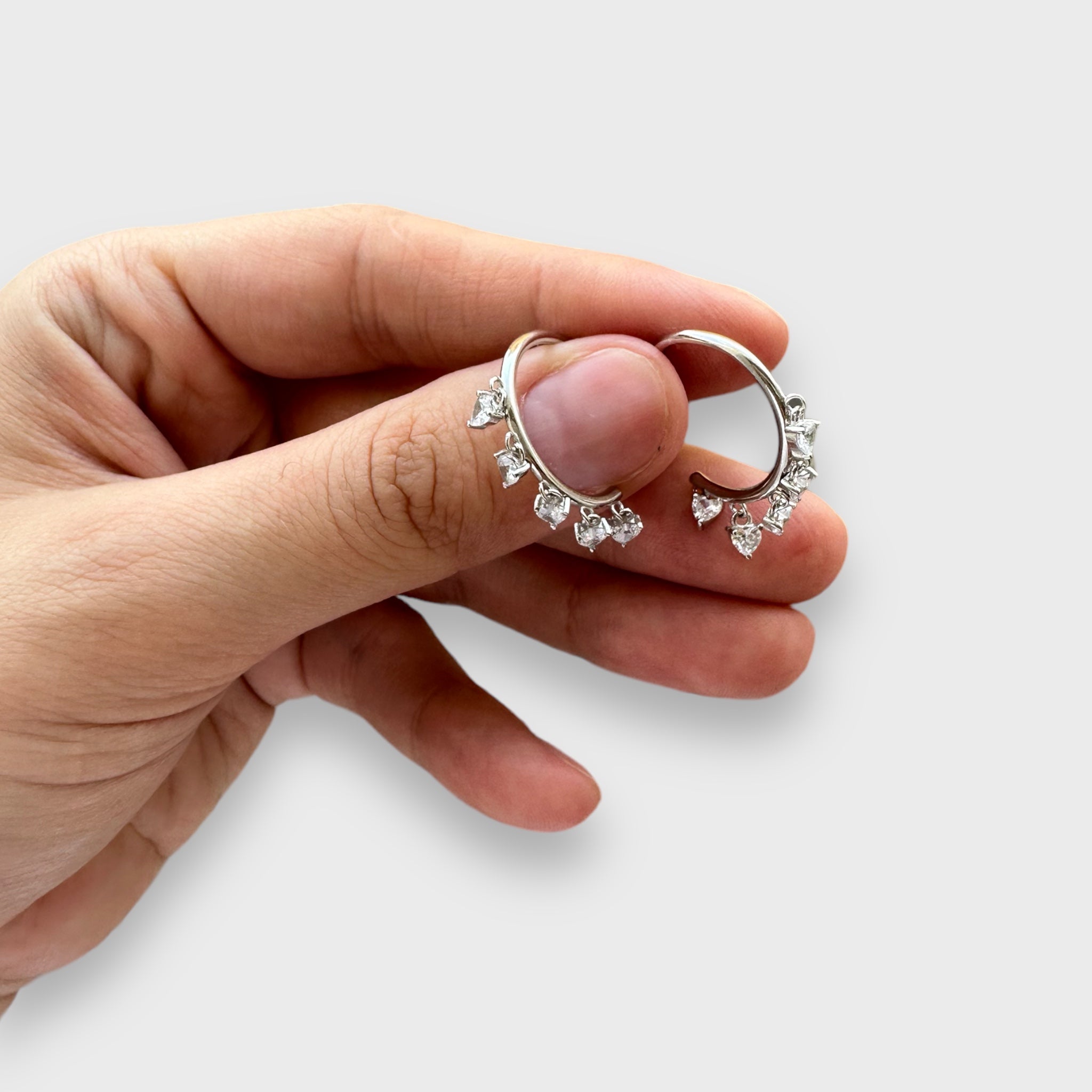 Orecchini cerchio in argento 925 con pendenti in zirconi