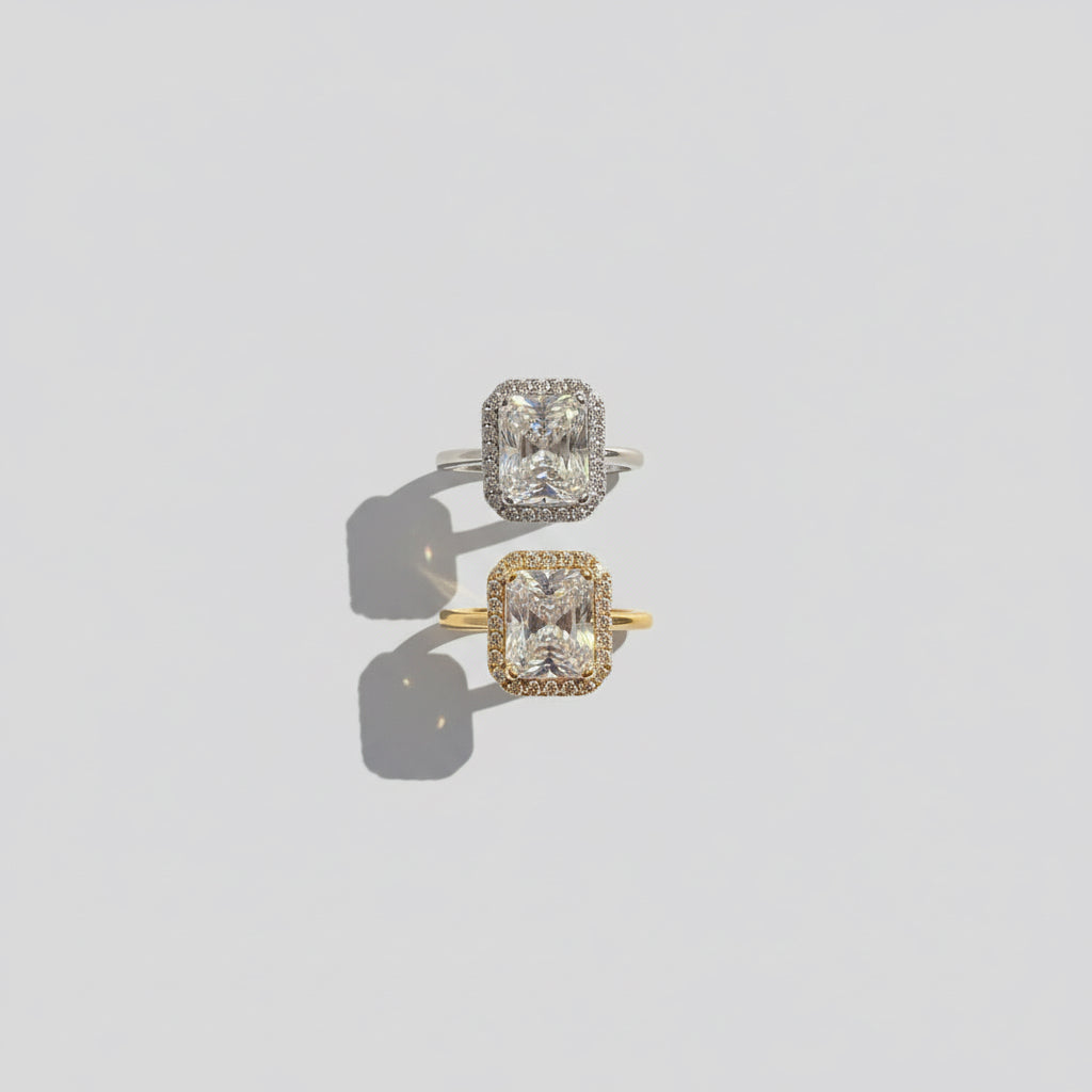 #Anello in argento 925 con zircone rettangolare taglio princess e contornato da zirconi taglio brillante