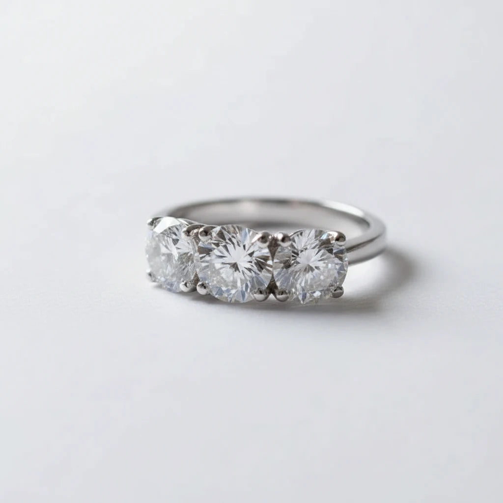 Anello Trilogy con Zirconi Taglio Brillante in Argento 925