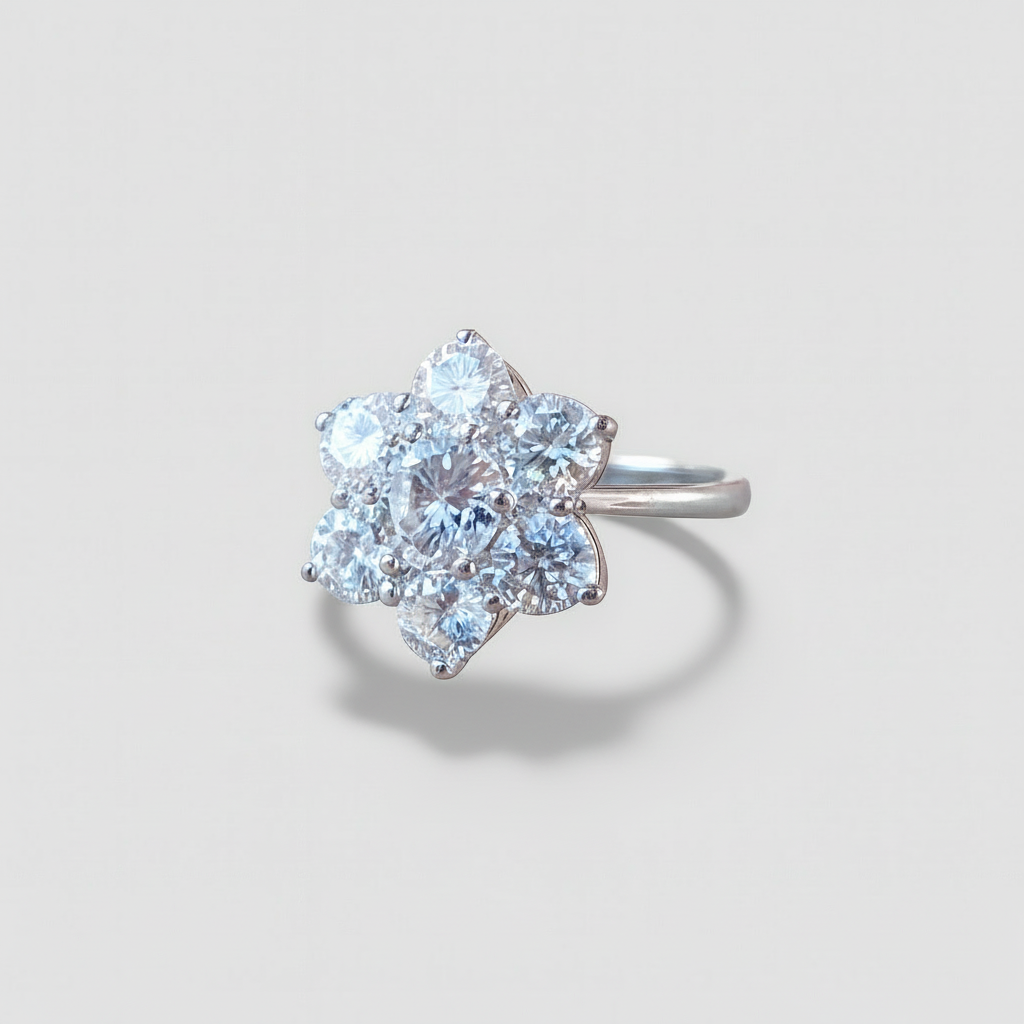 Anello Solitario in Argento 925 con Zirconi Taglio Brillante a Forma di Fiore peso 5,6 gr