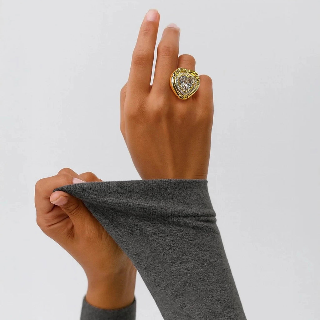 Anello Cuore Royale - Anello in Ottone con Gemma Centrale a Cuore