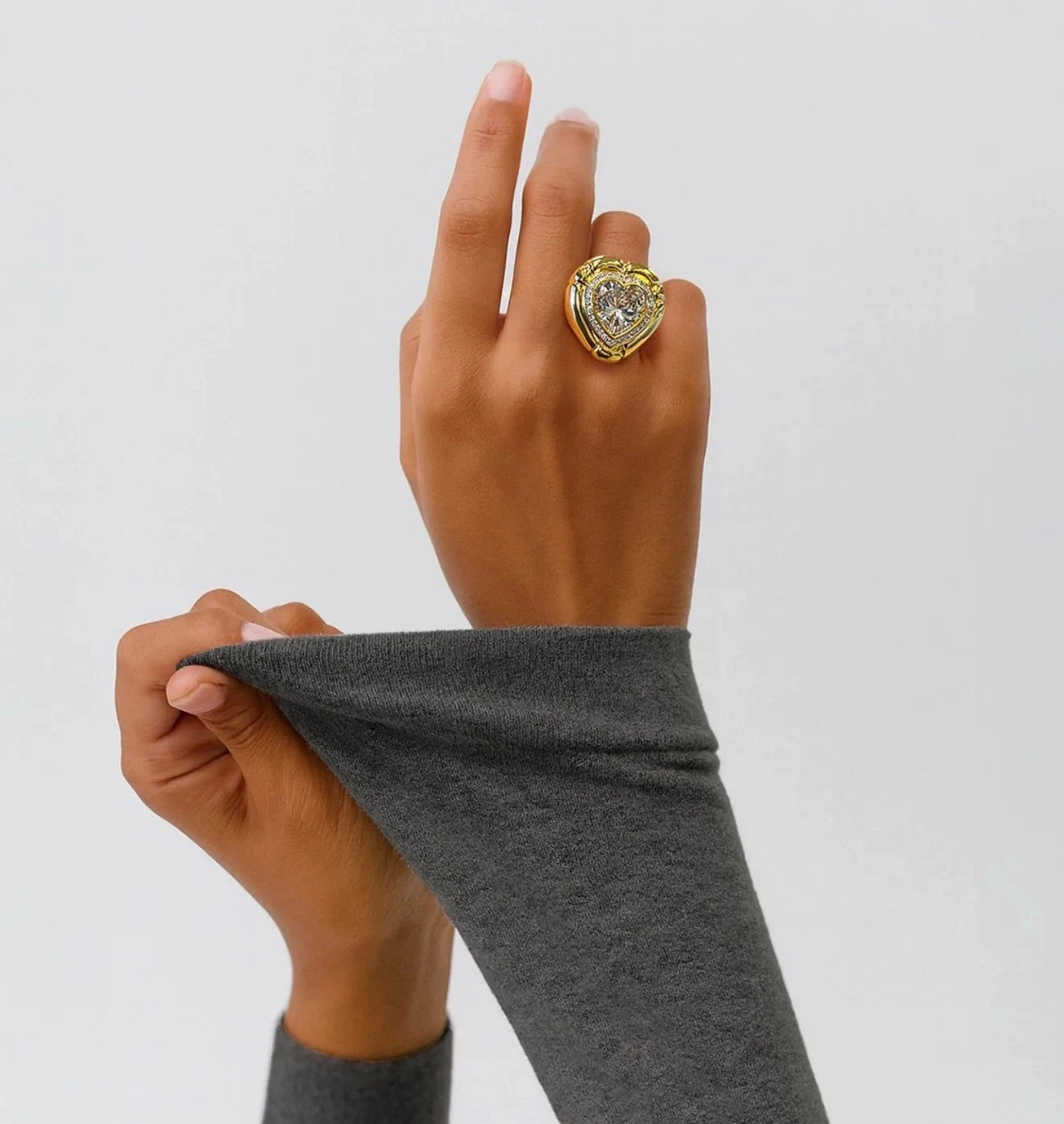 Anello Cuore Royale - Anello in Ottone con Gemma Centrale a Cuore