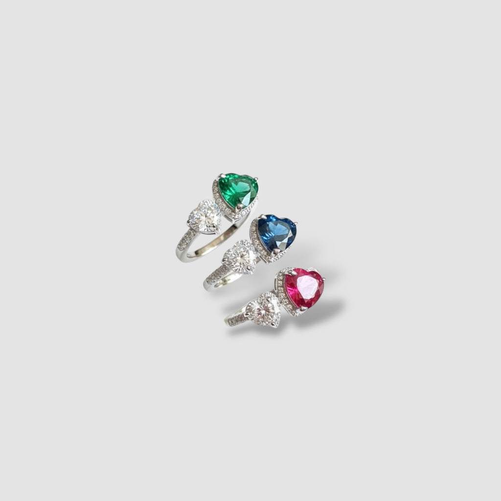 Anello in Argento 925 con Doppi Cuori di Zirconi, Smeraldo, Rubino, Zaffiro e Punto Luce forma cuore 4,5gr.