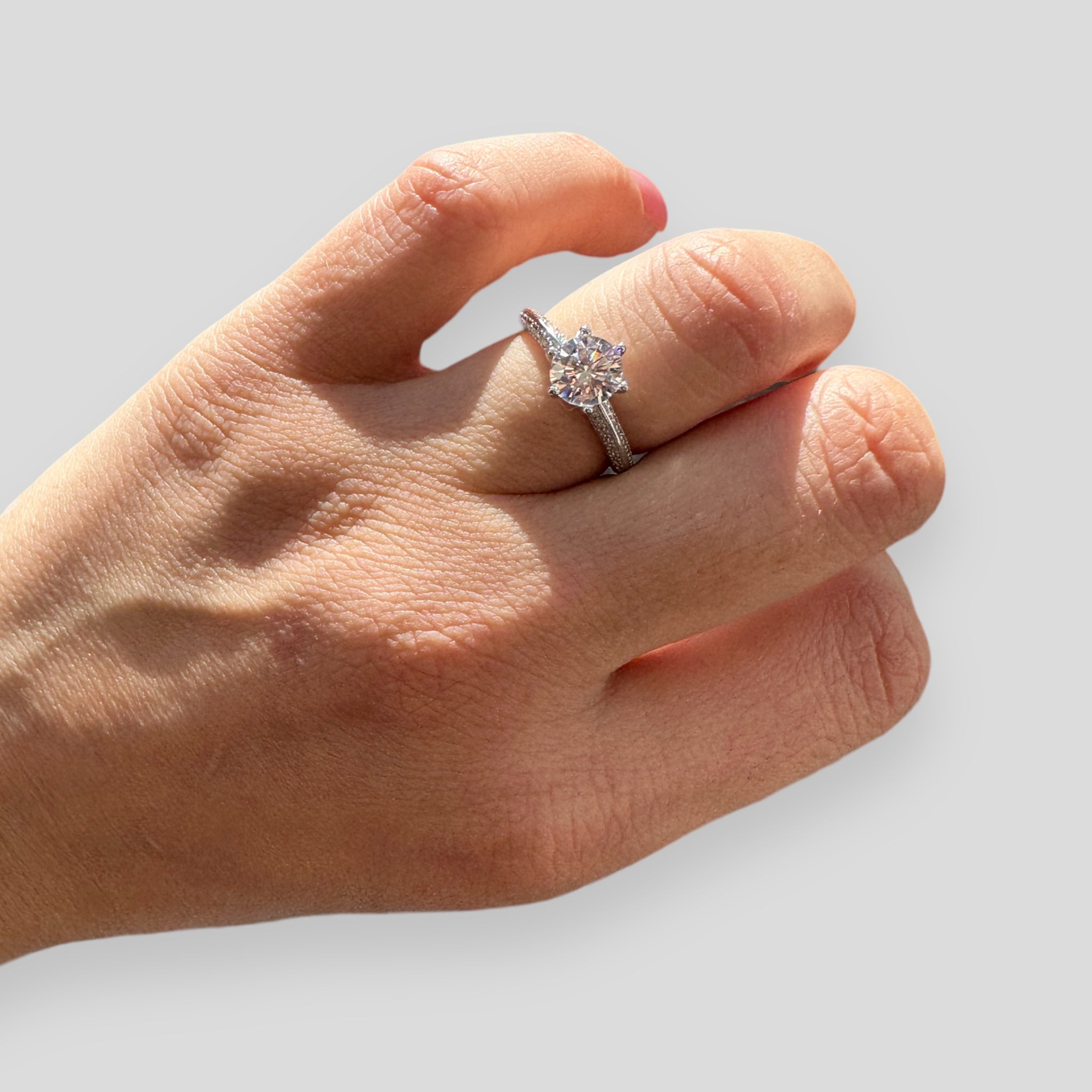 #Anello solitario in argento 925 rodiato con zircone centrale di circa 1 ct e zirconi 3 lati gambo taglio brillante