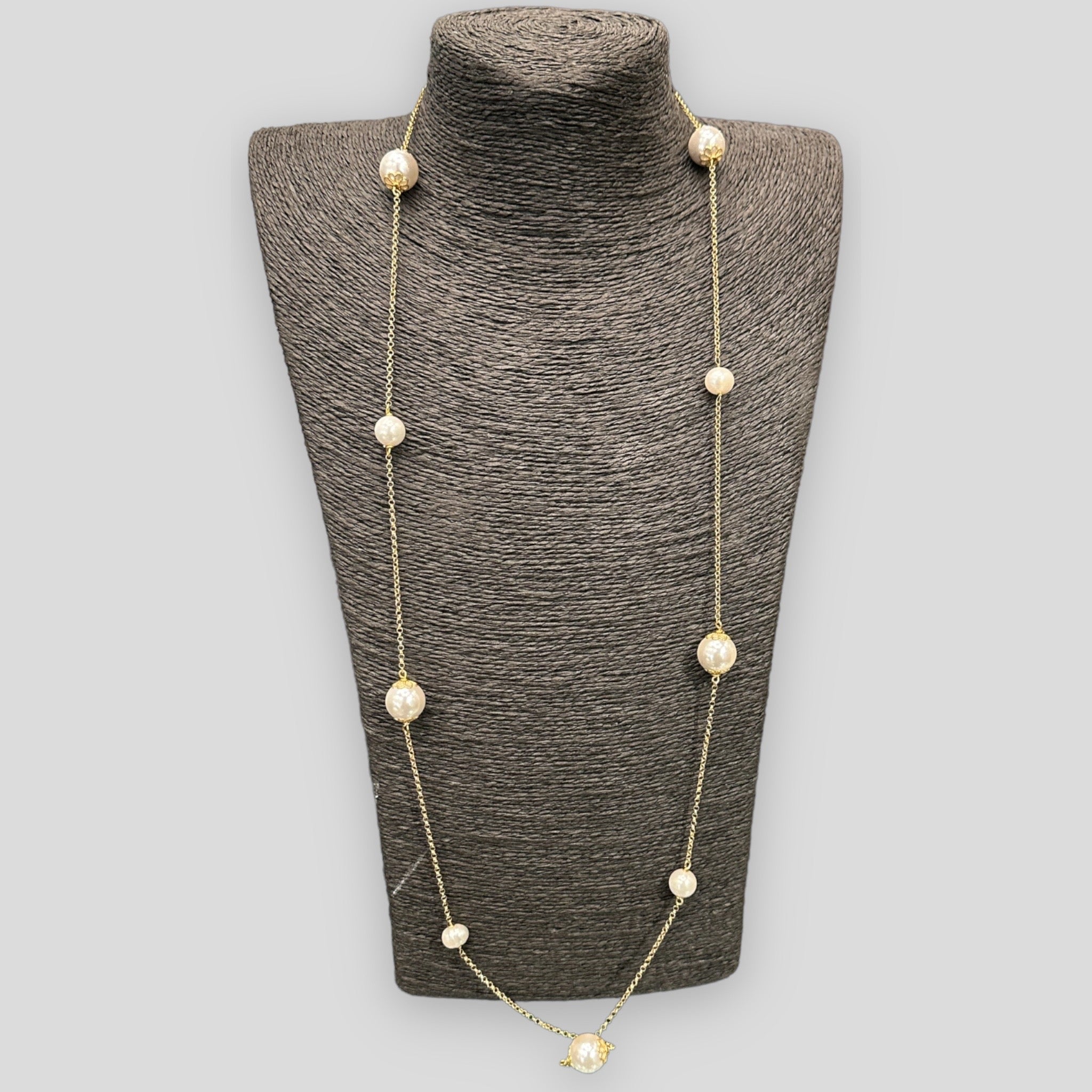 Collana lunga in argento 925 placcato oro giallo con perle d'acqua dolce e di madreperla