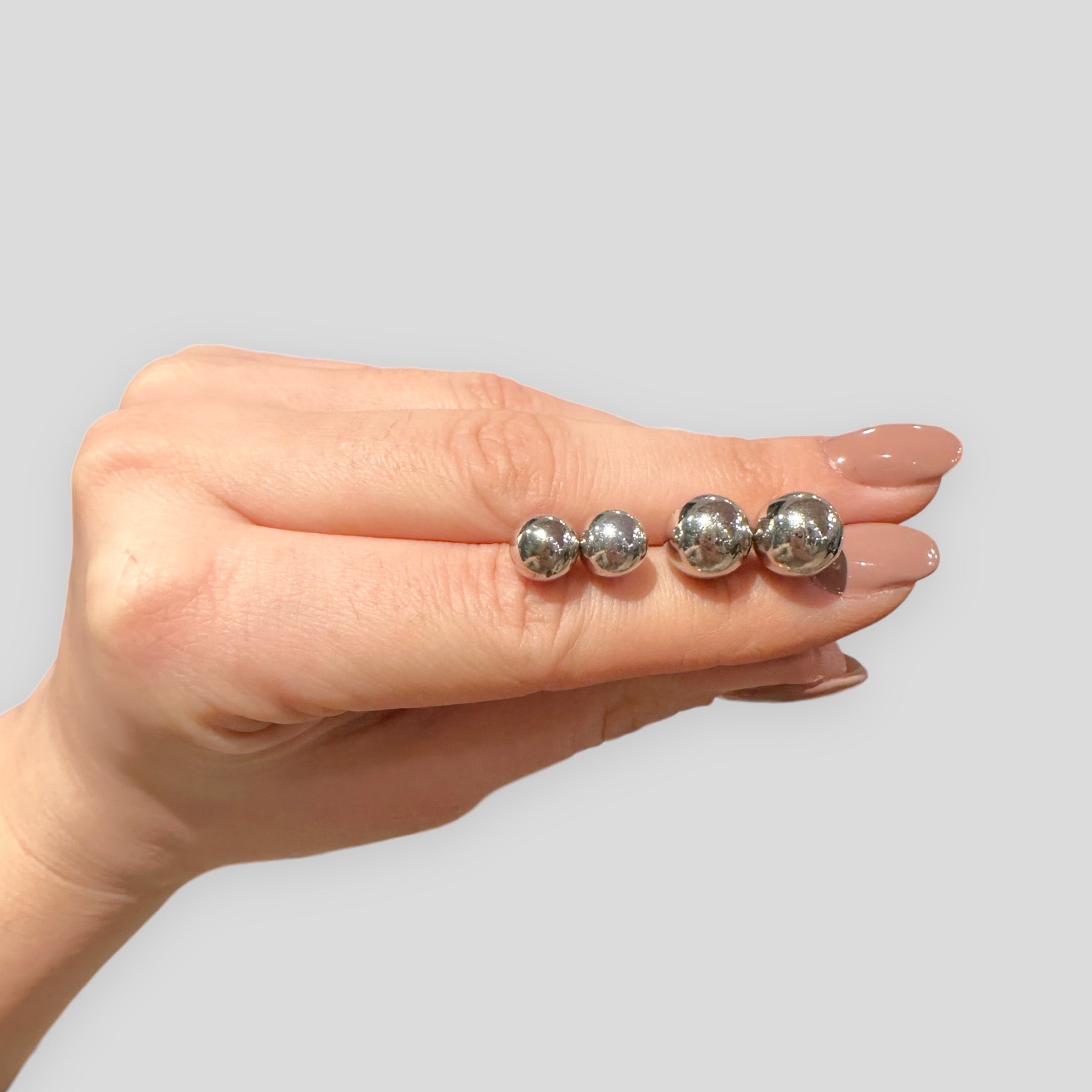 #Orecchini lobo sfere in argento 925 rodiato