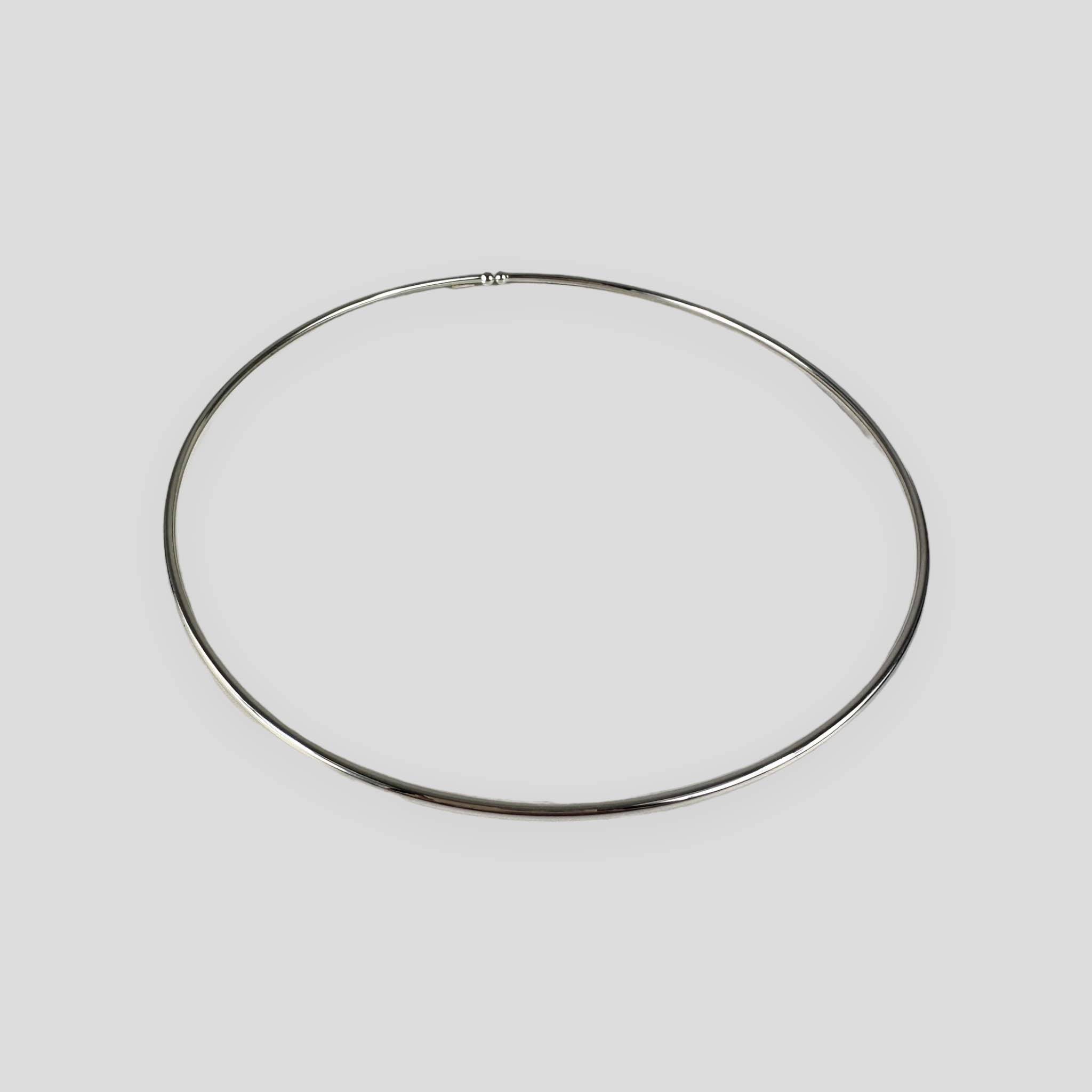 Collana girocollo rigida in argento 925, disponibile in 3 colorazioni