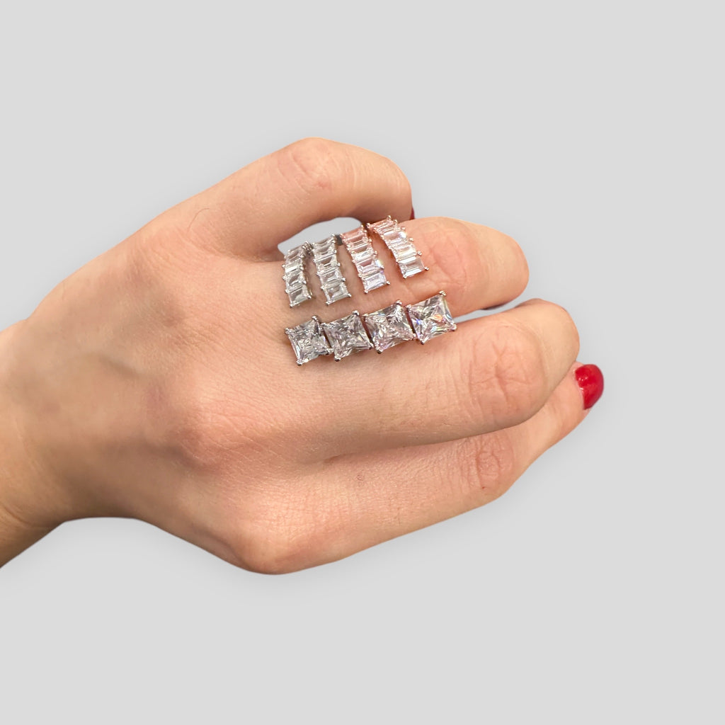 Anello in Argento 925 con Zircone Quadrato e Baguette di Zirconi Regolabile